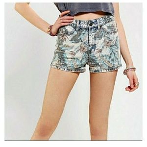 UO BDG High Rise Erin 5 Pocket Shortie Shorts 25